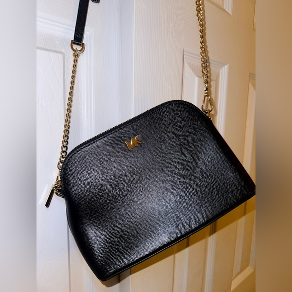 NEW‼️MICHAEL KORS- Large Crossgrain Leather Dome Crossbody Bag (Black) - Picture 4 of 7